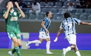 Grêmio vence o Palmeiras em jogo dramático e avança na Copinha